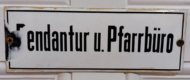 Pfarramt u. Pfarrbüro (Rectory and Parish Office).